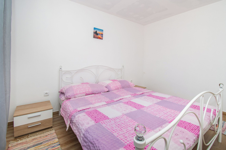 Room 4, House Stone Curlew 4, Polača