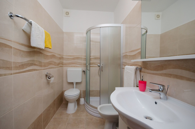 Bathroom 4, Apartments Miljenko, Punat