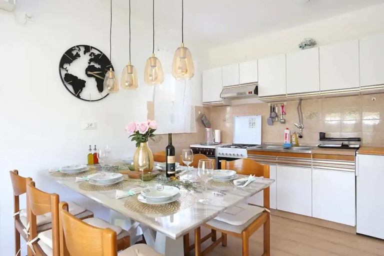 Private kitchen 4, House Neda, Marina