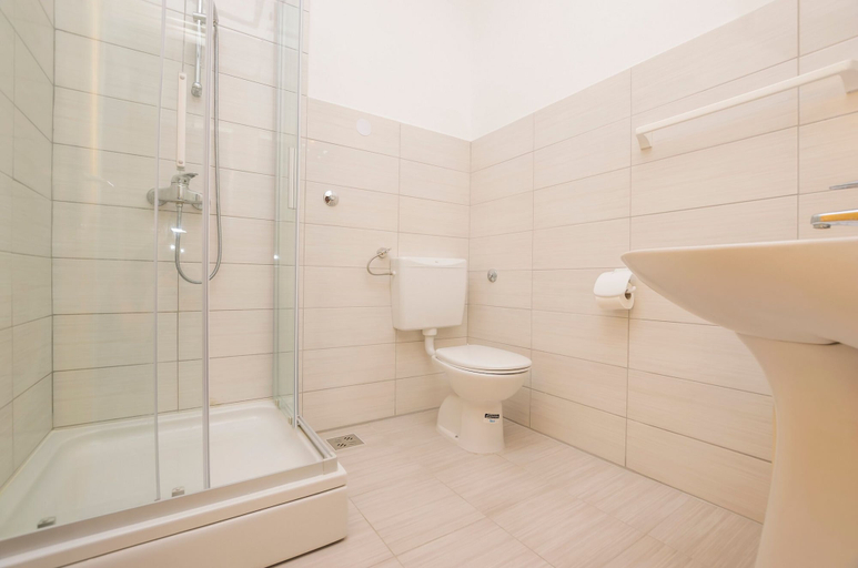 Bathroom 4, Apartment and Rooms Franka, Šibenik