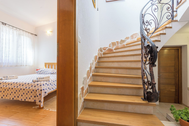 Hallway 3, Villa Green Oasis, Proložac