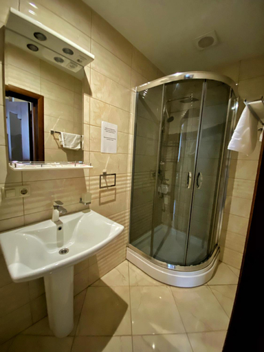 Bathroom 4, Hotel 39, L'vivs'ka