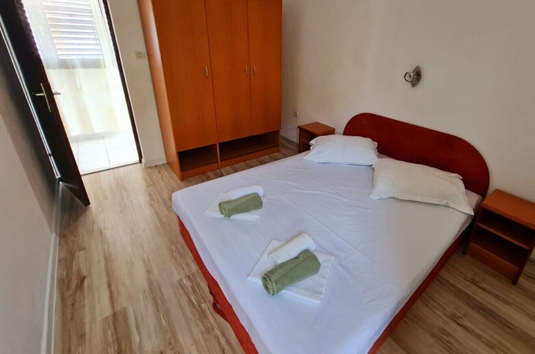 Bedroom 3, Apartments Tiho, Podgora