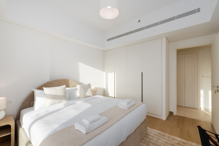 Room 4, Chic MJL Retreat Steps to Souk Madinat Burj Al Arab, Dubai