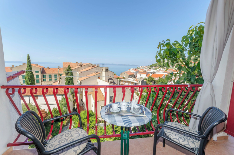 Others 5, Apartments Natasa, Podgora
