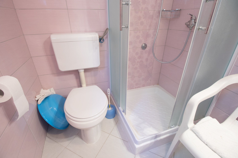 Bathroom 5, Apartment Paulina, Cres