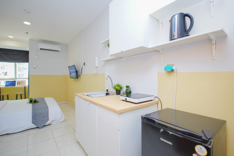Others 3, Warm and Simple Studio at Cinere Bellevue Suites Apartment By Travelio, Depok