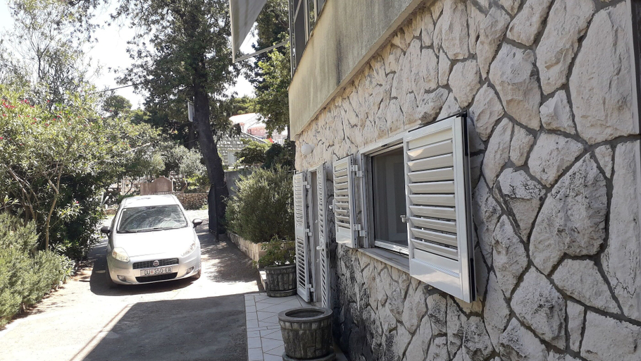 Parking, Apartments Marija, Pojezerje