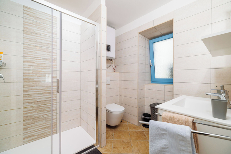 Bathroom 3, Apartments Insula Insule, Krk