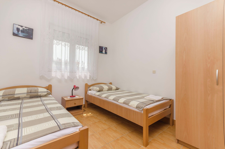 Room 5, Apartments Pejo, Vodice