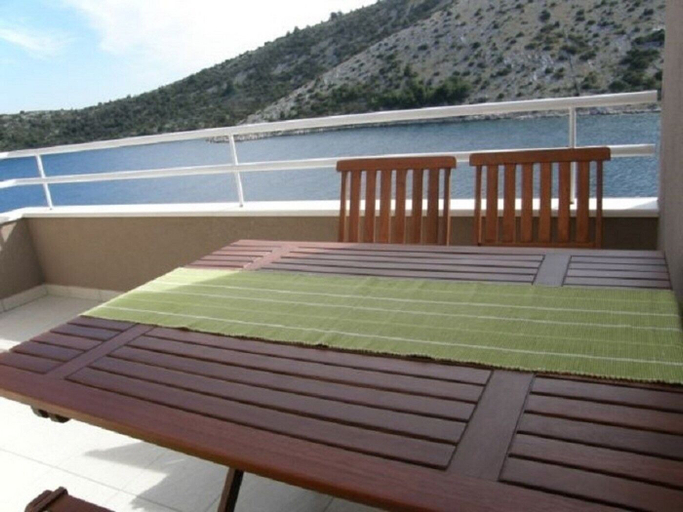 Others 3, Apartments Rusulica, Marina