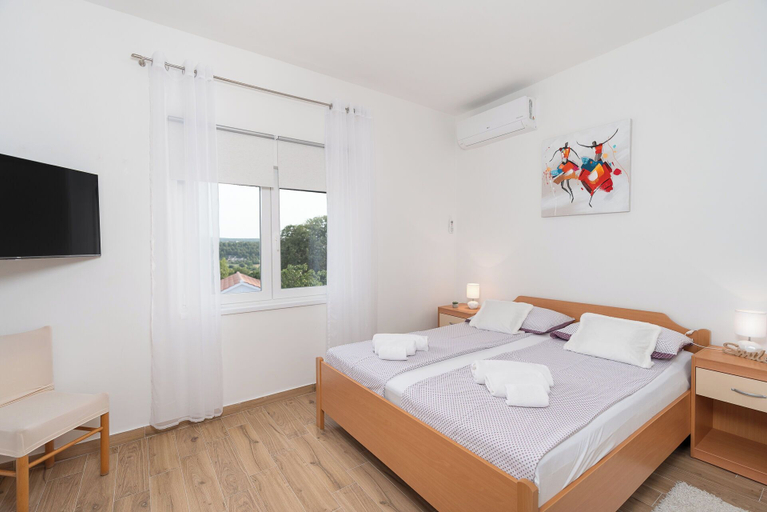 Room 3, House Providenca, Novigrad