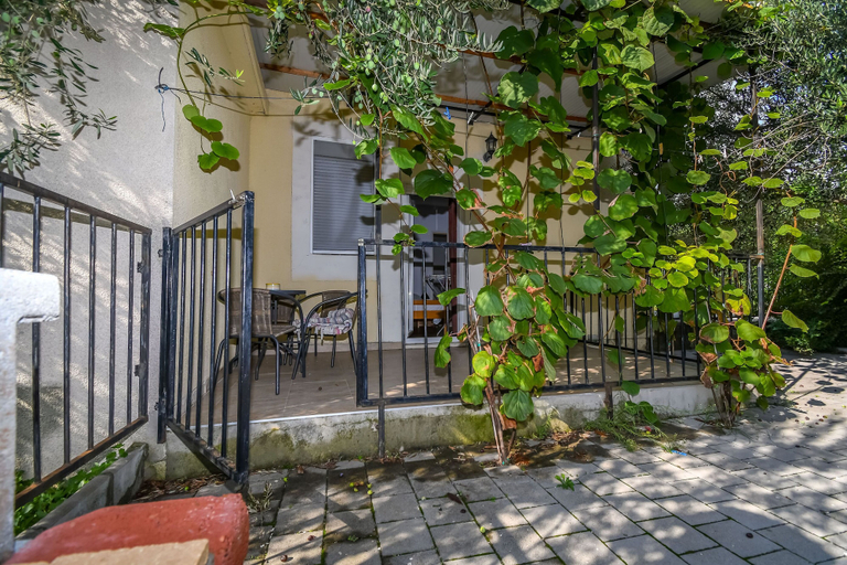 Terrace/patio 4, House Petar, Kaštela