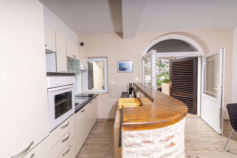 Others 5, Apartments Serzane, Jelsa