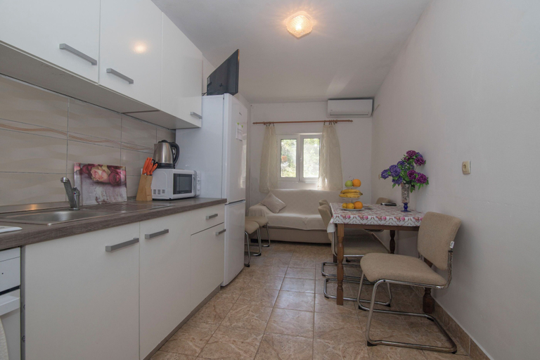 Private kitchen 4, Apartments Ante, Sućuraj