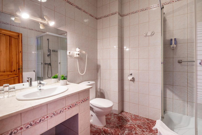 Bathroom 4, Hajdu Kastely Hotel, Hajdúszoboszló
