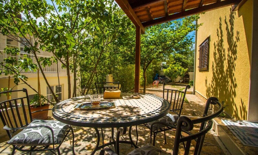 Others 4, Apartment Mana, Split