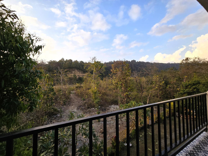 Others 3, Corbett Mid Forest House, Nainital