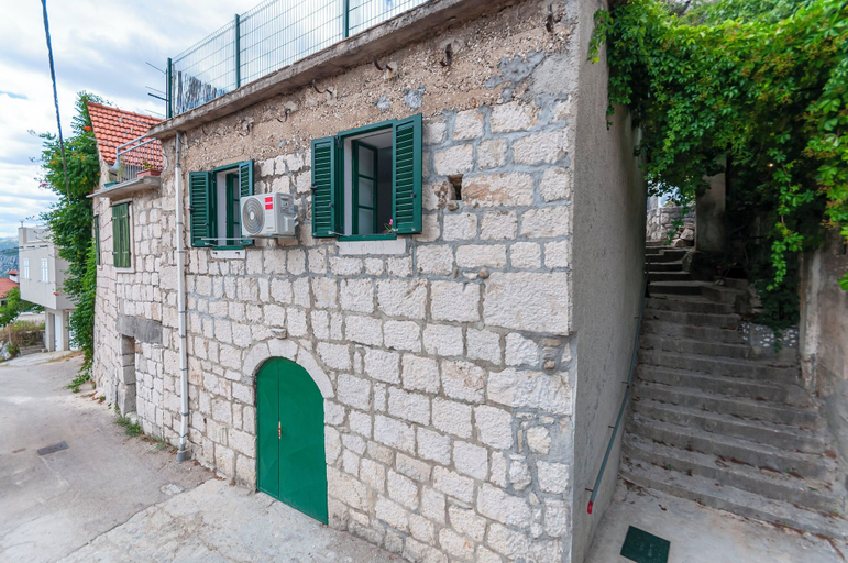 Building design 2, Apartment Roko, Omiš