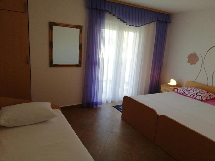 Bedroom 3, Apartments Maca, Šibenik
