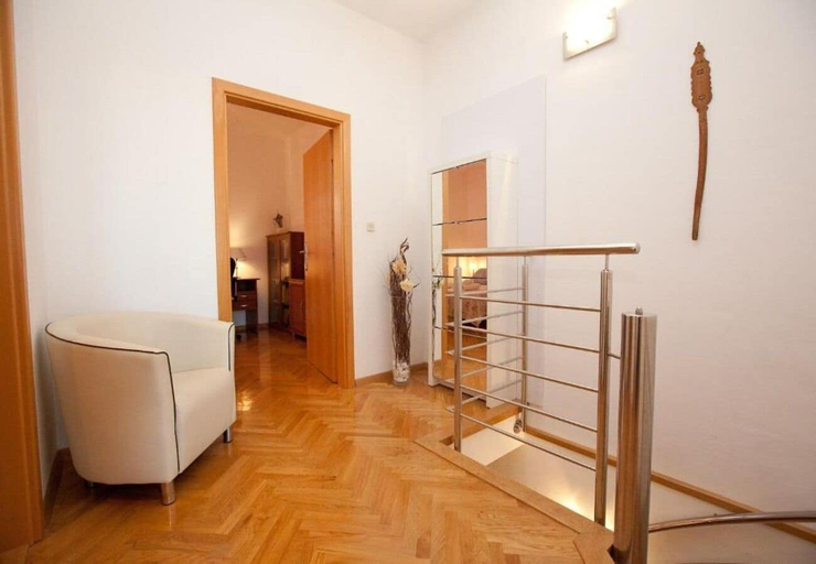 Bedroom 2, Apartments Sora, Preko