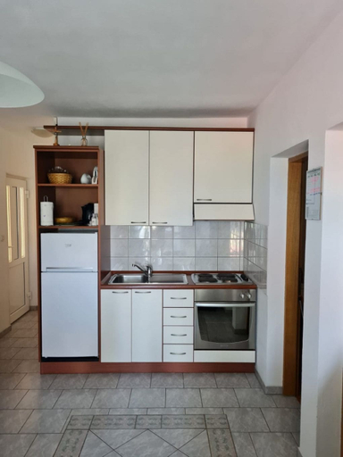 Others 5, Apartment Lado, Supetar