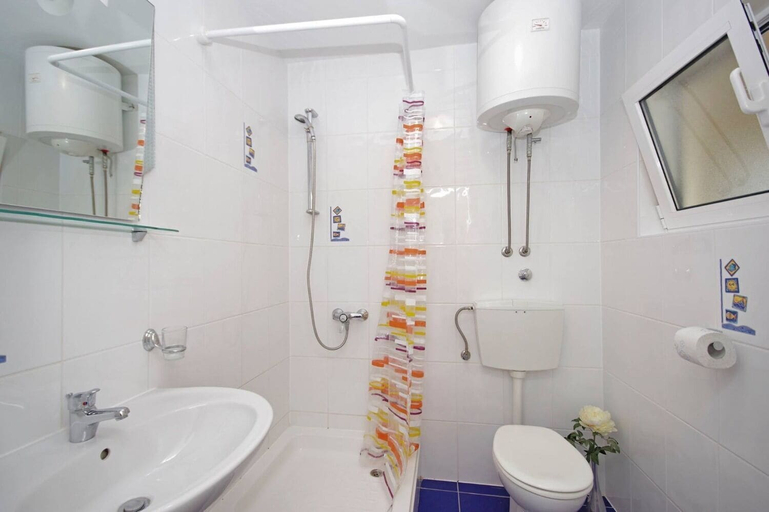 Bathroom 3, Apartments Javi, Trogir