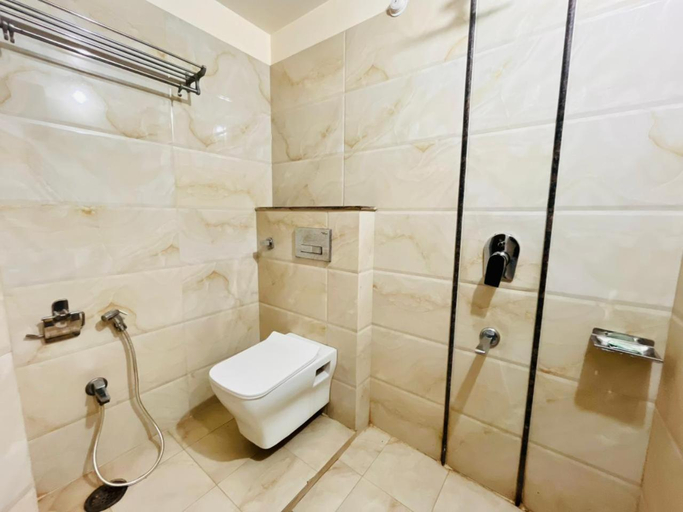 Bathroom 3, Lijoy Hotel & Restra, Bundi