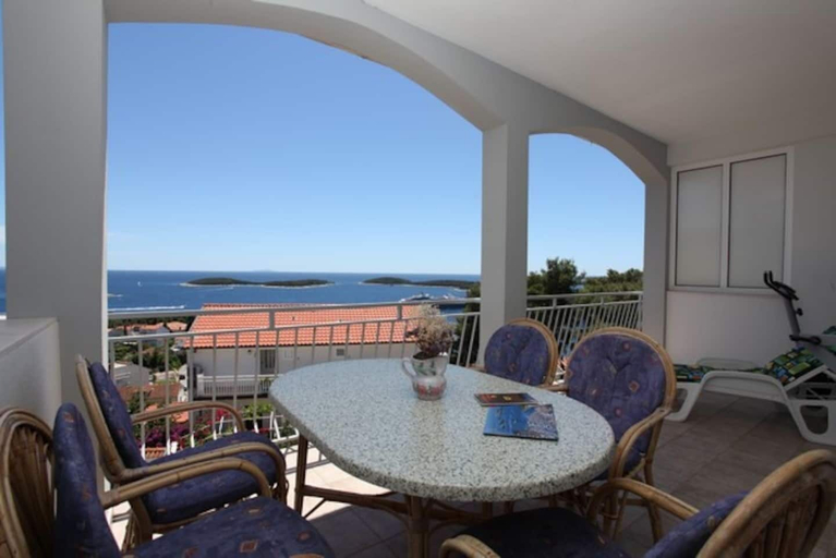 Others 4, Apartments Nadi, Hvar