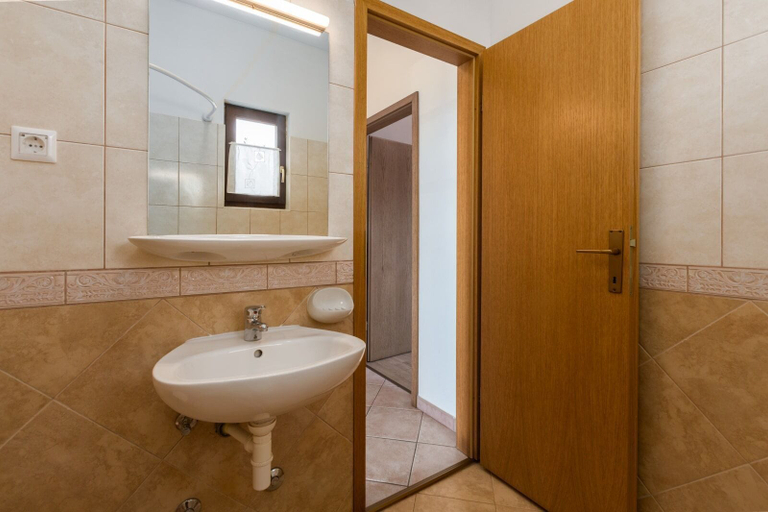 Bathroom, Apartment Damjan, Kaštelir-Labinci