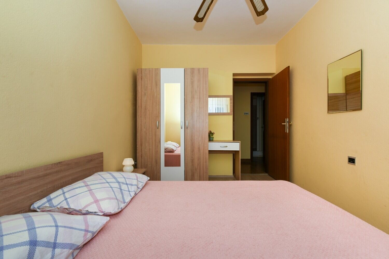 Bedroom 2, Apartment Kolt, Kali