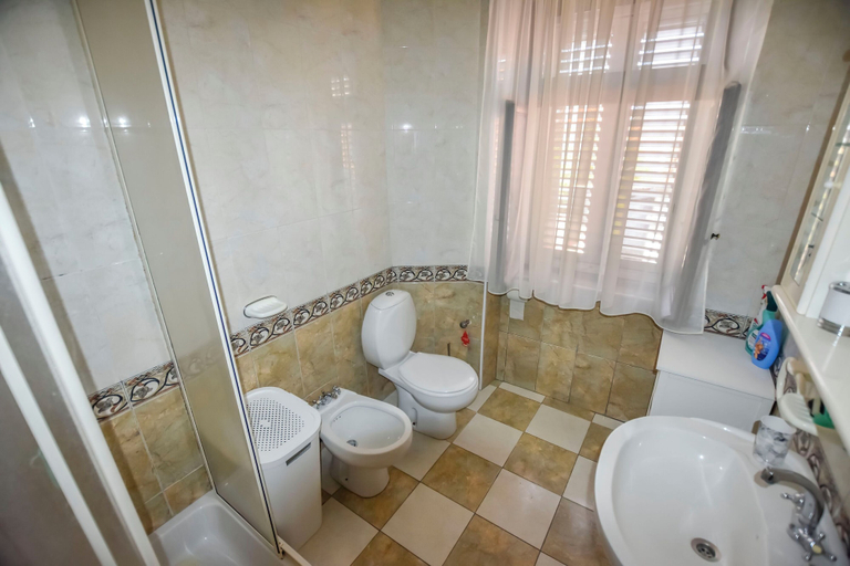 Bathroom 3, House Panula, Sali