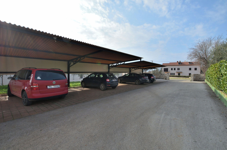 Parking 4, Apartments Emil, Umag