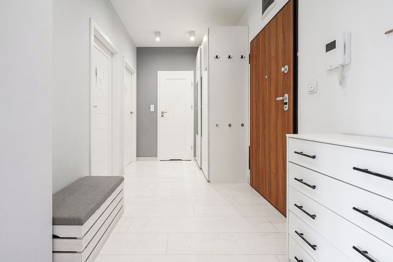 Hallway 2, Lumina Family apartment with patio, Warsaw