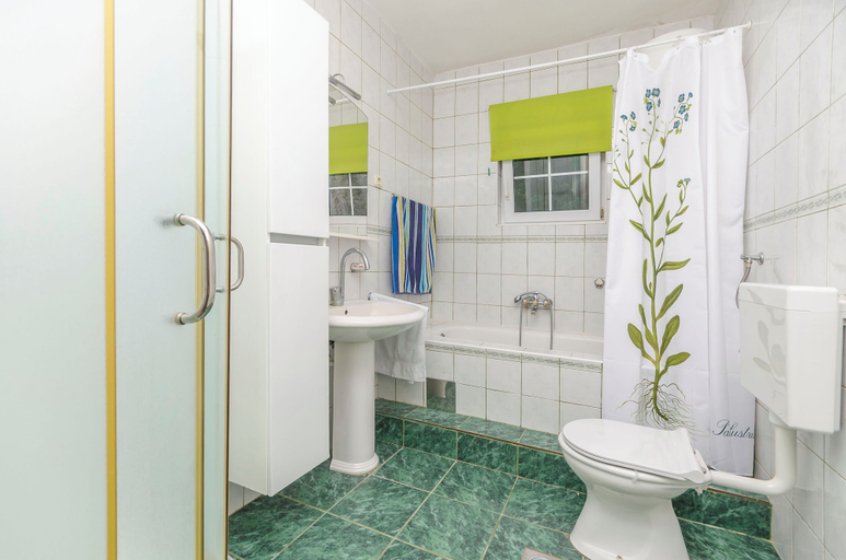 Bathroom 2, Apartments Angel, Vodice
