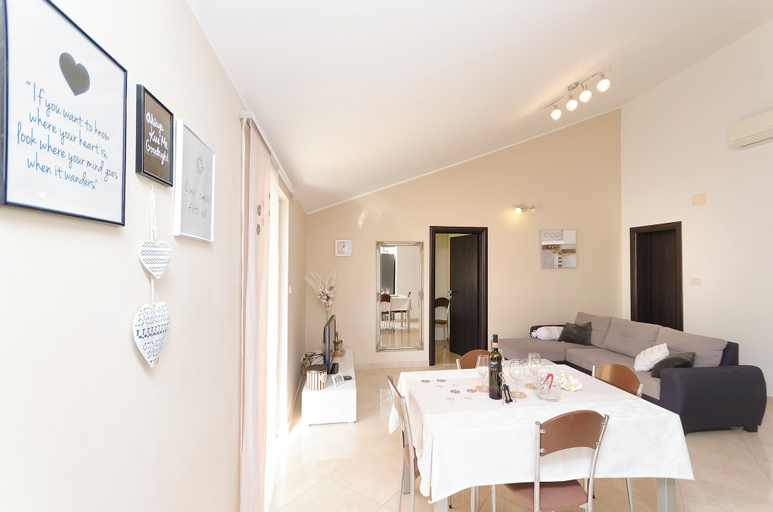 Others 5, Apartments Family Idyll, Vodice