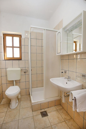 Bathroom 3, Apartments Armitage, Privlaka