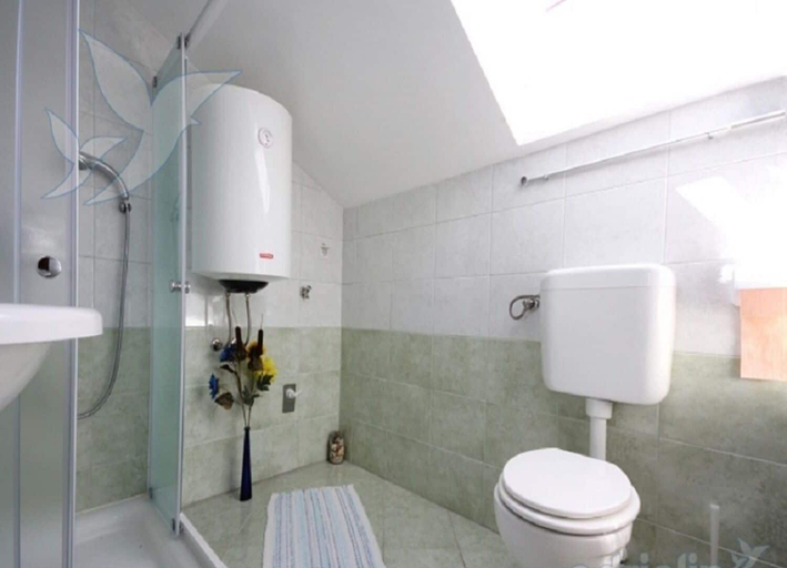 Bathroom 3, Apartments Stosa, Nin