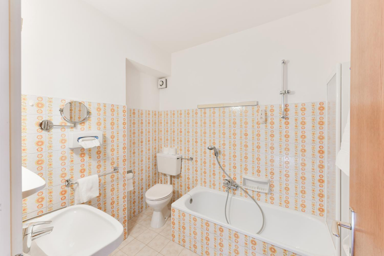 Bathroom 3, Stern, Bolzano