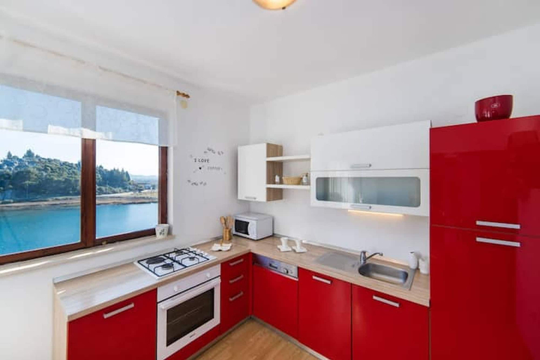 Private kitchen 5, Apartments Luxury Apartments, Ploče