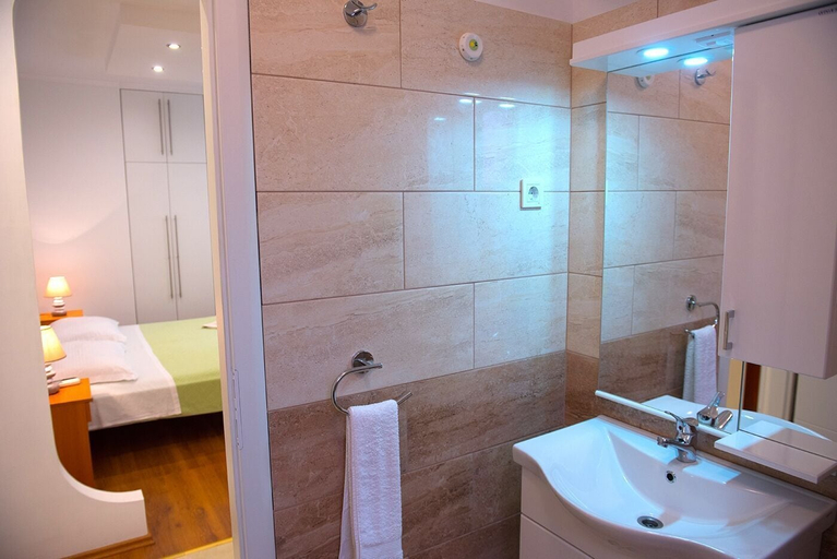 Bathroom 3, Apartments and Rooms Robi, Podstrana