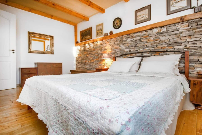 Bedroom 2, House Stone&olive, Marina