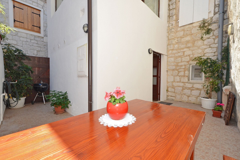 Others 4, Apartment Irvin, Trogir