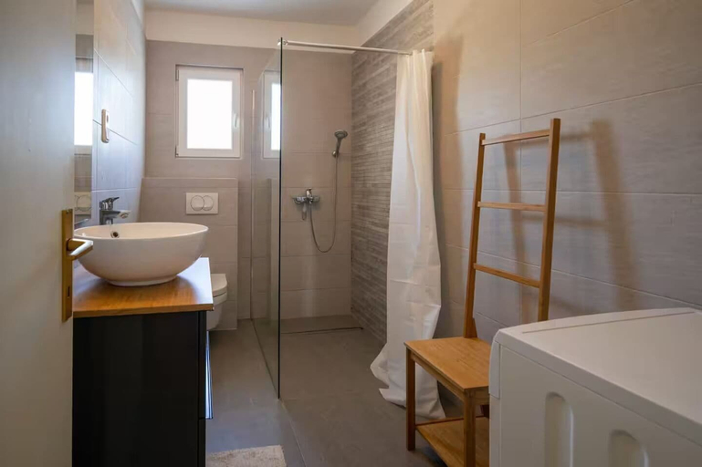 Bathroom 5, House Srica, Biograd na Moru