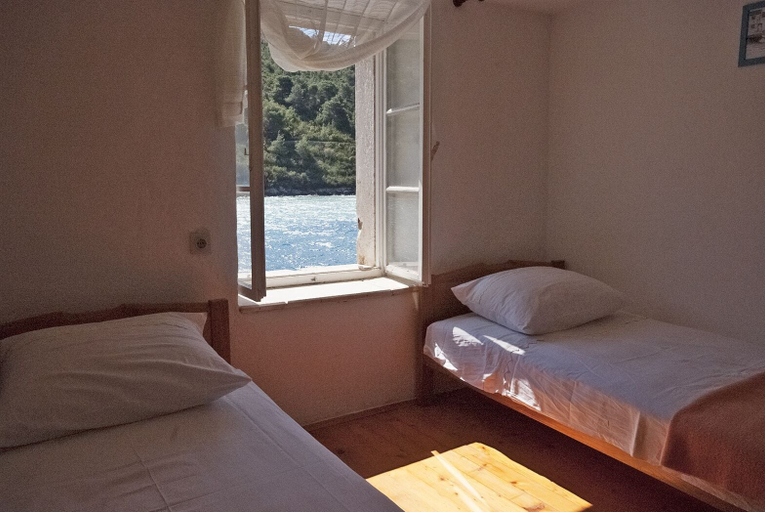 Bedroom 3, House Linker, Vis
