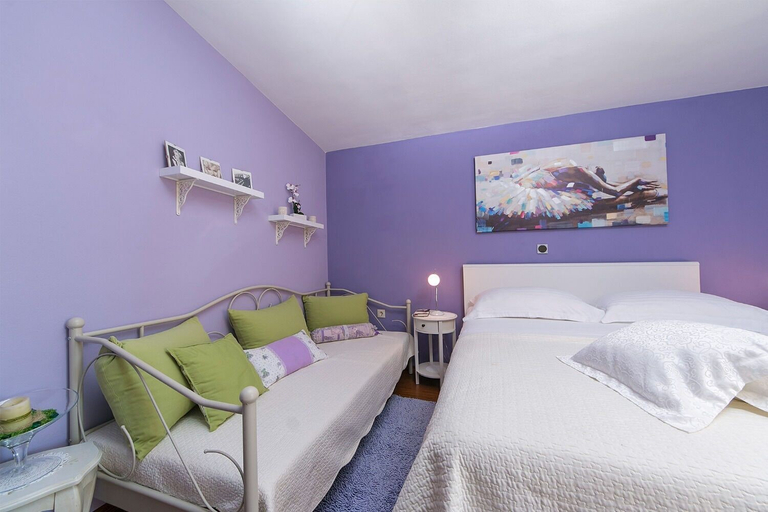 Bedroom 3, Apartments Palmina, Makarska