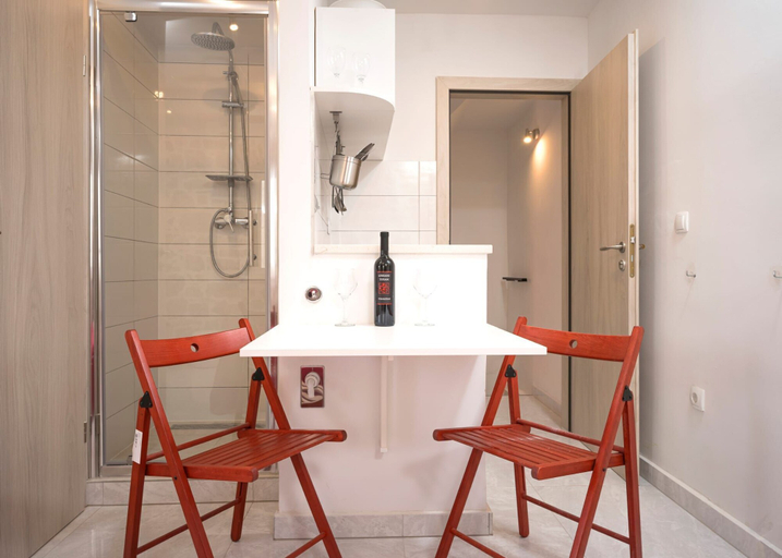Others 3, Apartments Lotti 2, Stari Grad