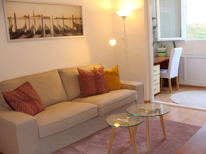 Others 5, Apartment Mario, Split