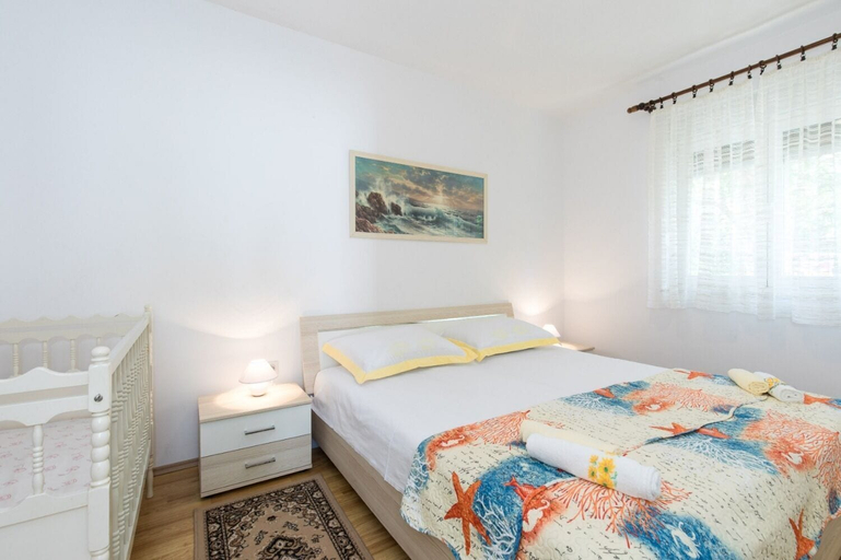 Bedroom 2, Apartments Kate, Malinska-Dubašnica