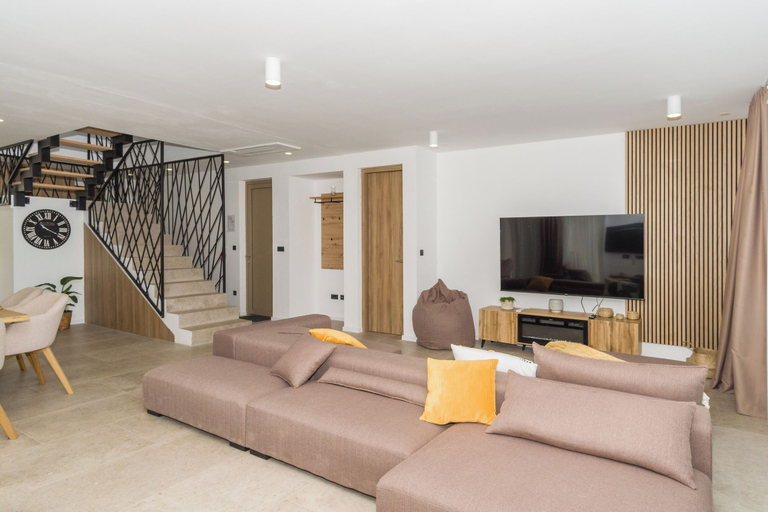 Others 5, Villa El Viento, Kraljevica